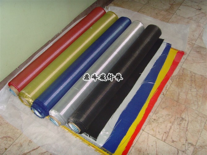 ��ɫ���w�僲�